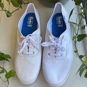 White Canvas Sneakers - Keds size 10